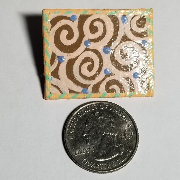Mini painting brooch pink swirls artist Tracy Harlor handmade painted - Picture 3 of 5